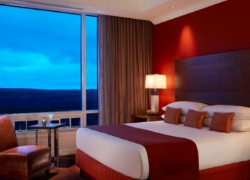 Great-Cedar-Hotel-Foxwoods-Deluxe-Bed